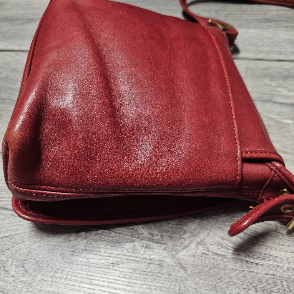 Coach EUC Bags Vintage Legacy Companion Flap #9715 Red Crossbody Bag A Gem - Picture 6 of 12